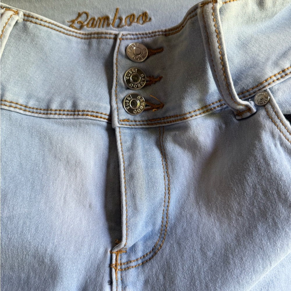 BAMBOO Women's Sky Blue Skinny Jeans